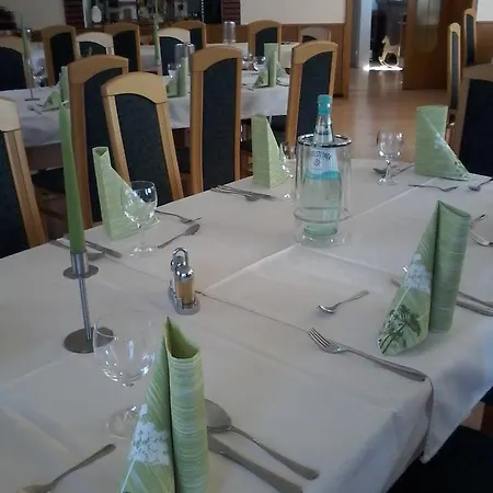 Penzion Waldpension Zum Felsenkeller Lichtenfels-Sachsenberg
